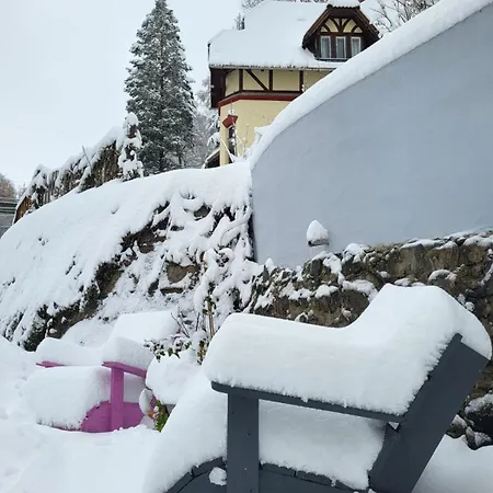 Im Kreuztal *